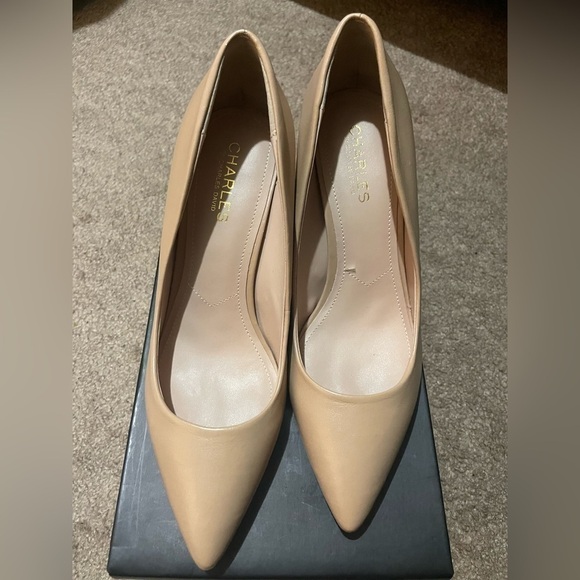 Charles by Charles David Pointed toe nude/ beige heels size 9M - Picture 3 of 7